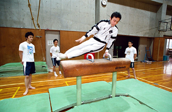 鉄棒・跳び箱・床運動・球技など多目的用途の 第3・第4体育室