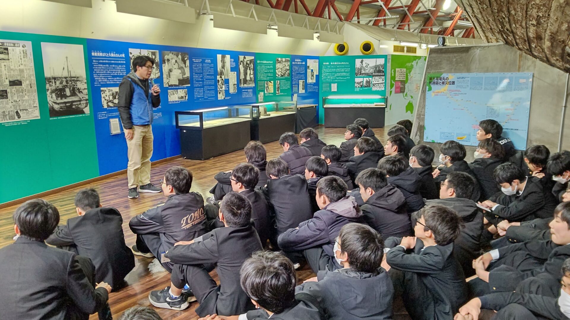 中3社会科見学が実施されました。