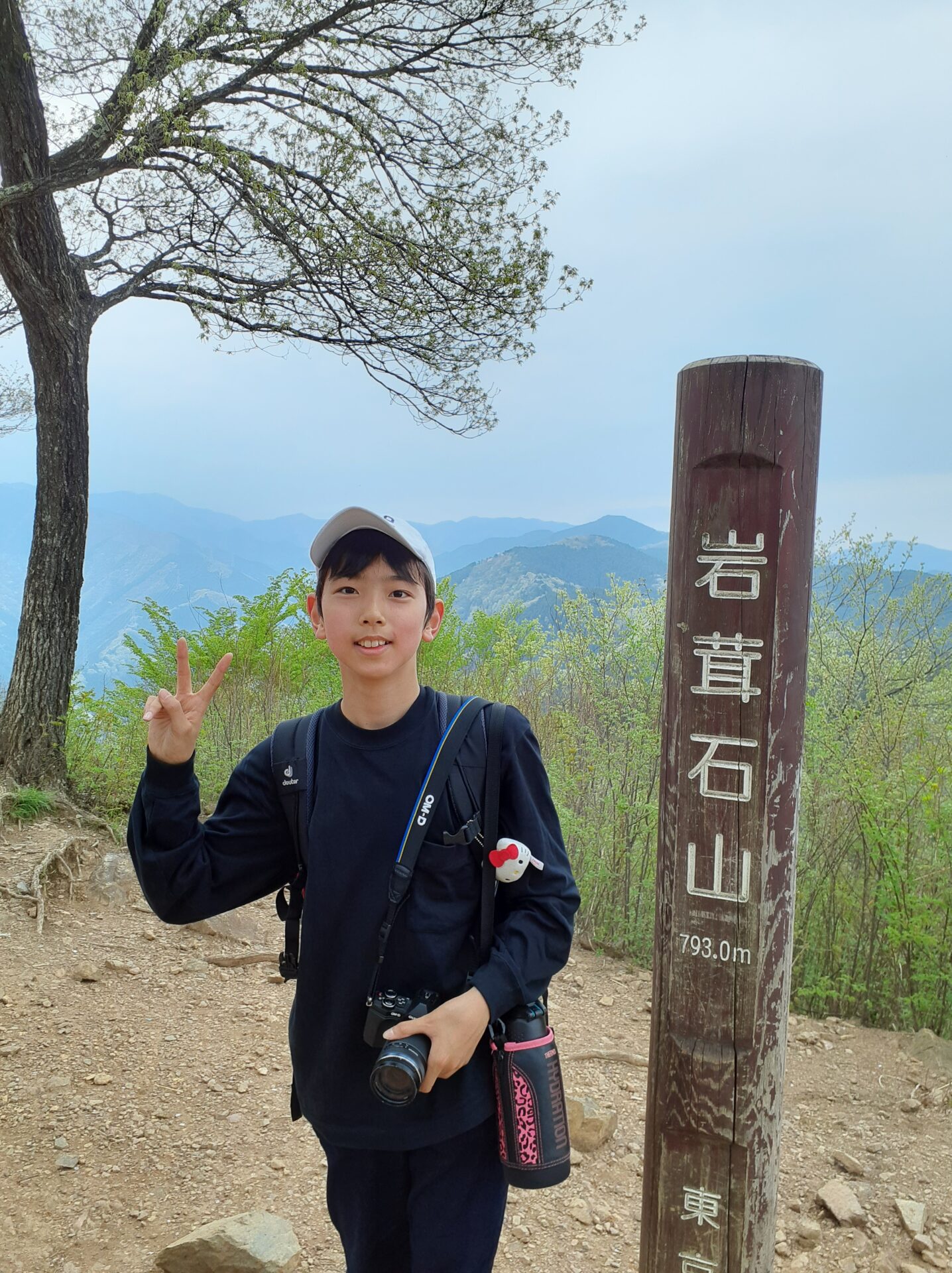 高水山759m、岩茸石山793m、惣岳山756m