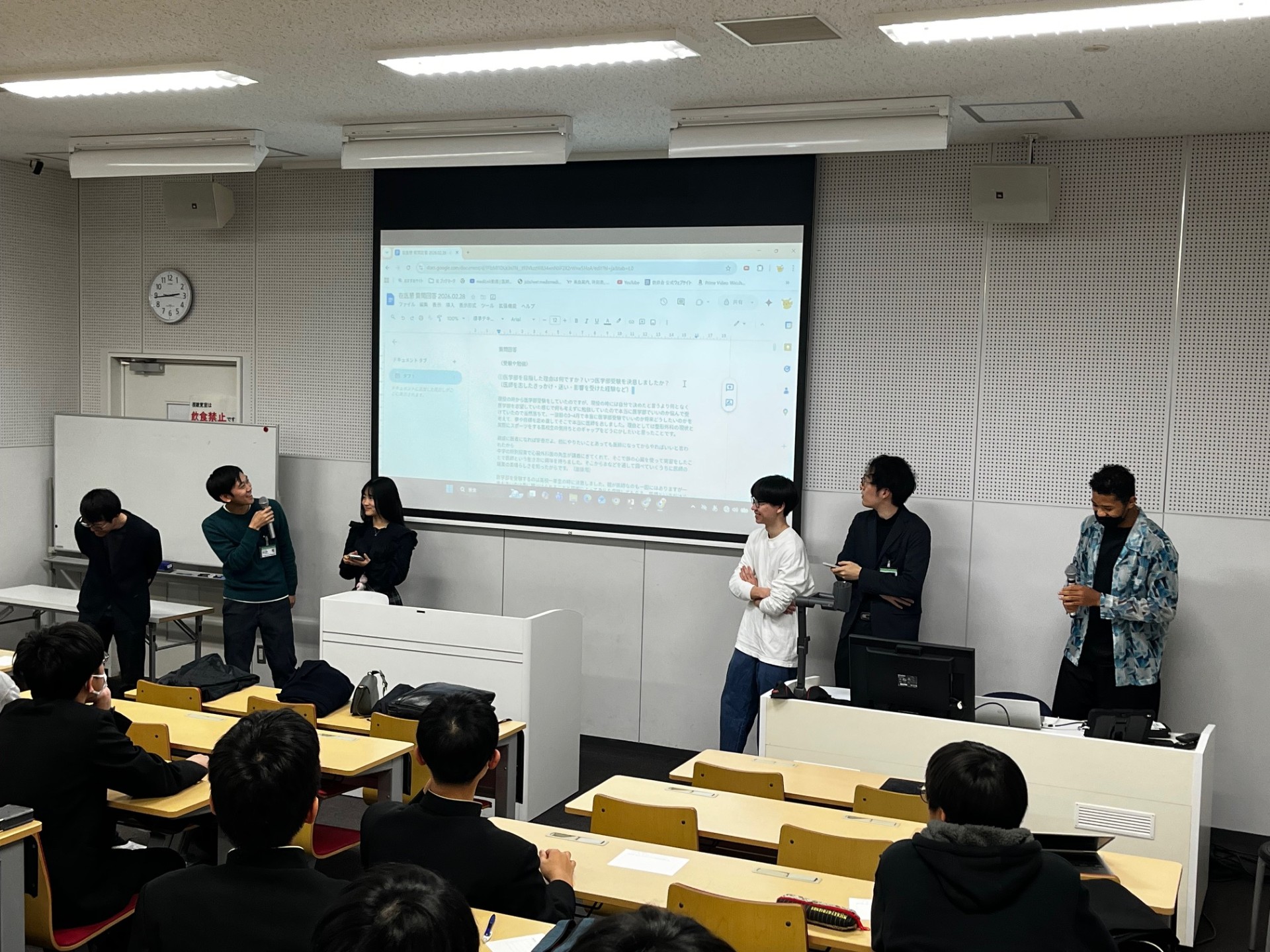 進路部企画「在校生と医学部生の懇談会（在医懇）」を行いました